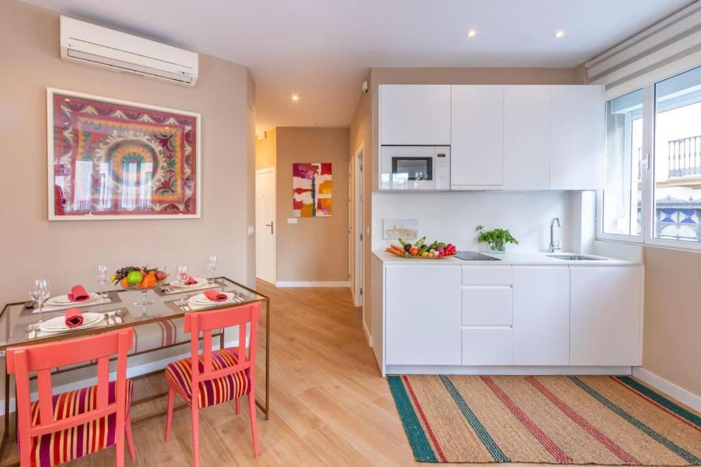 סביליה Plaza Nueva Deluxe Suite By Valcambre מראה חיצוני תמונה