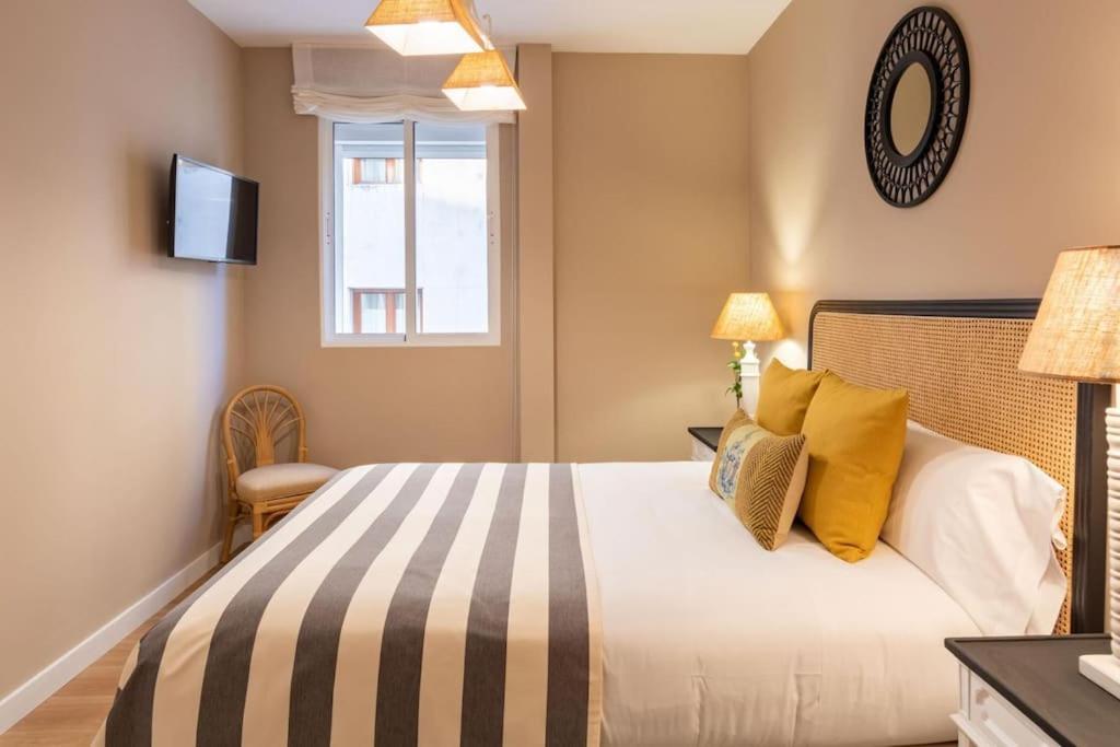 סביליה Plaza Nueva Deluxe Suite By Valcambre מראה חיצוני תמונה