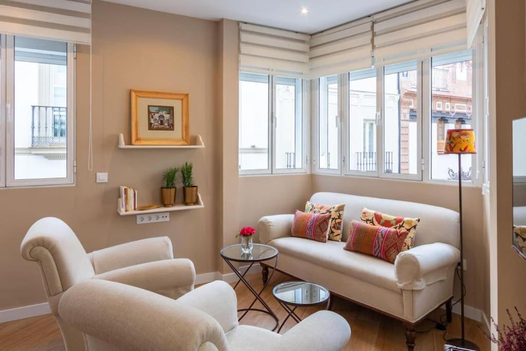 סביליה Plaza Nueva Deluxe Suite By Valcambre מראה חיצוני תמונה