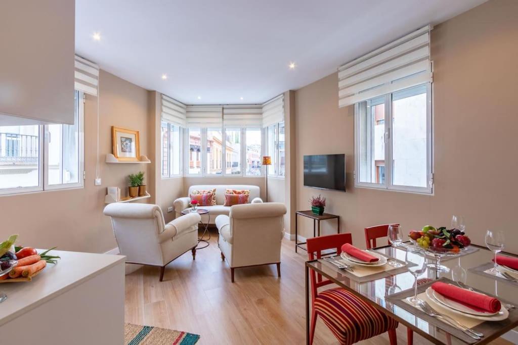 סביליה Plaza Nueva Deluxe Suite By Valcambre מראה חיצוני תמונה