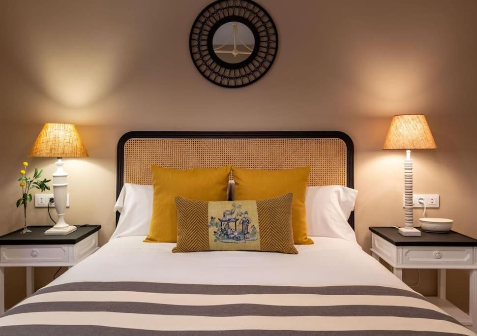 סביליה Plaza Nueva Deluxe Suite By Valcambre מראה חיצוני תמונה